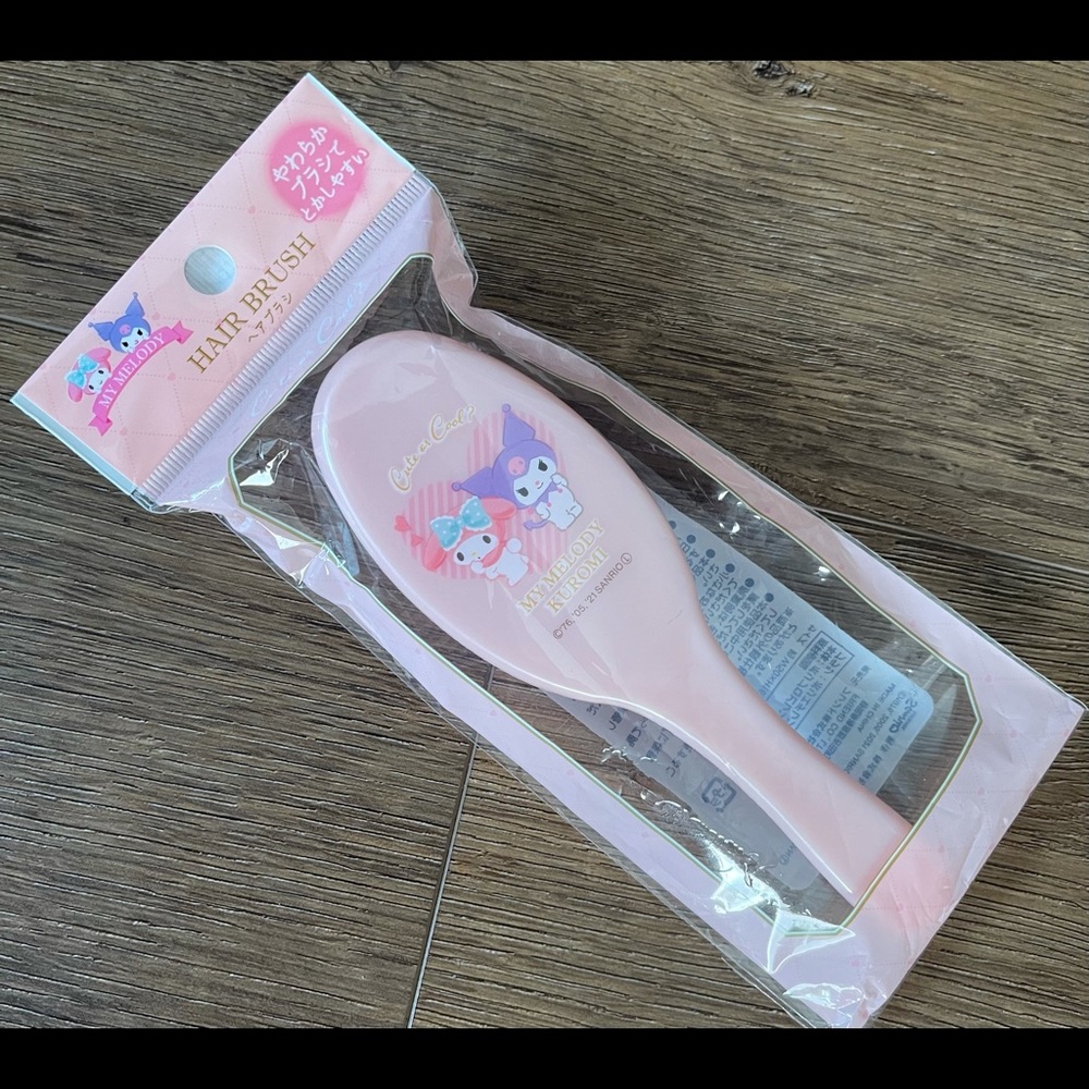 KUROMI & MY MELODY-NWT Hair Brush
